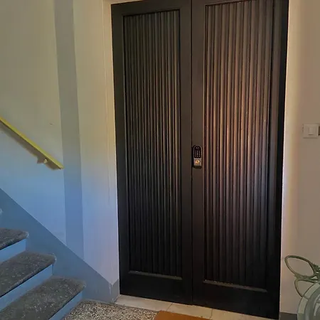 Yole Nocleg ze śniadaniem *
